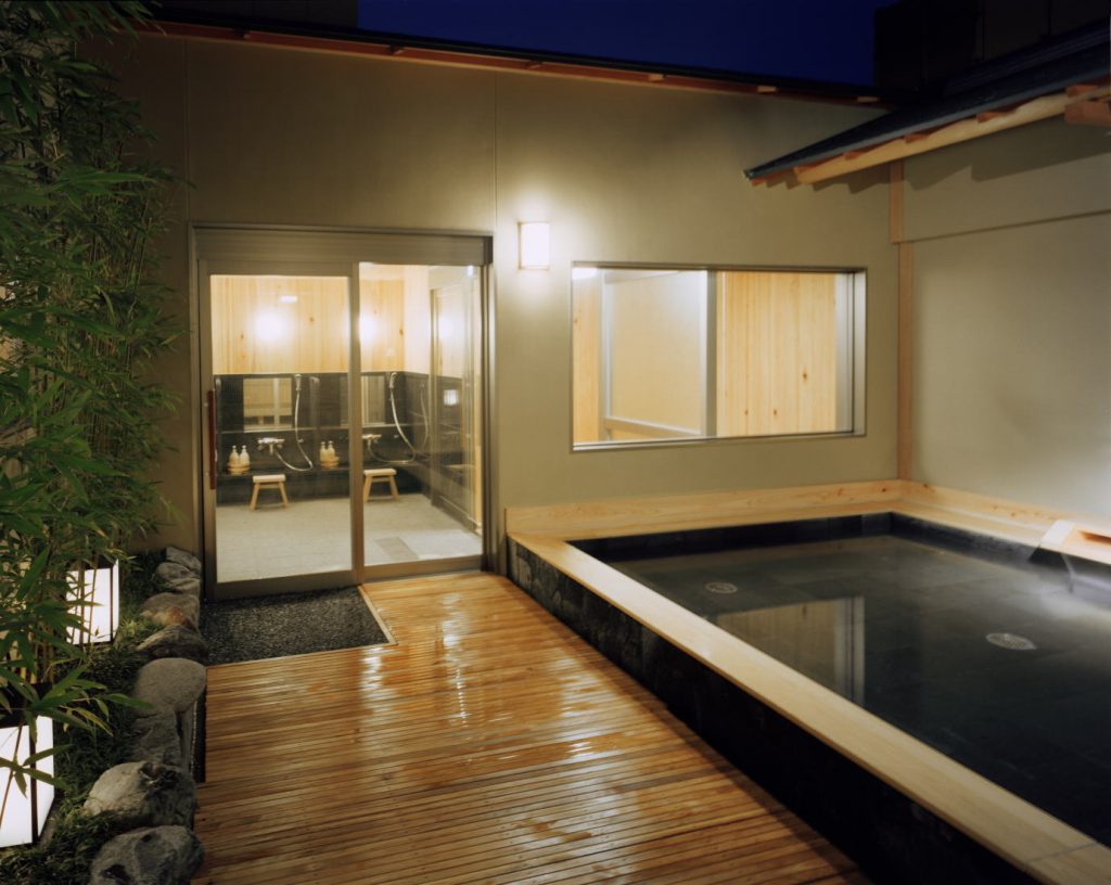 Open-air bathtub / Kyoto Ryokan Shoei